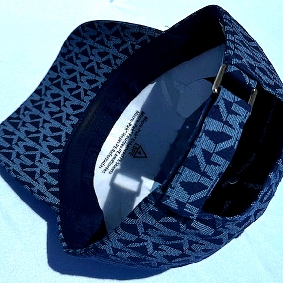 MICHAEL KORS NWT NAVY LOGO BASEBALL CAP - Picture 3 of 5